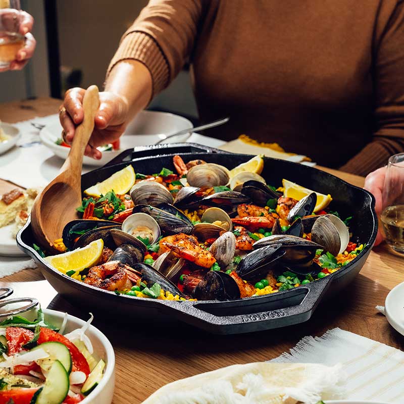 LC14SK_14-Inch-Chef-Skillet_Lifestyle_800x800_WEB.jpg